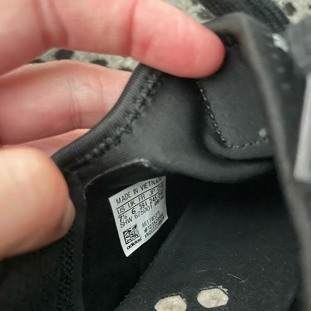 Adidas - Picture 4 of 4